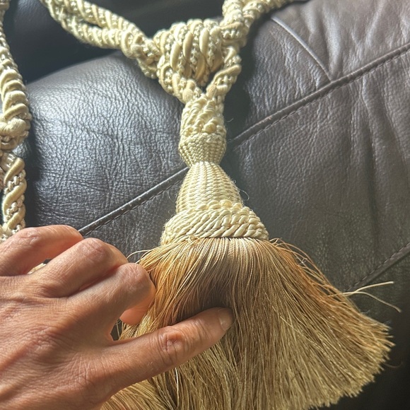 Elegant Beige & White Curtain Ties Tassel Rope - Picture 7 of 10